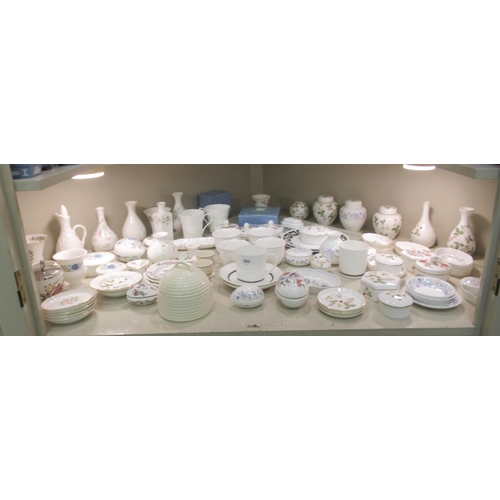 280 - Wedgwood bone china Wild Strawberry and other pattern ornament, trinket boxes and tableware 