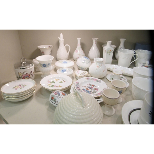 280 - Wedgwood bone china Wild Strawberry and other pattern ornament, trinket boxes and tableware 