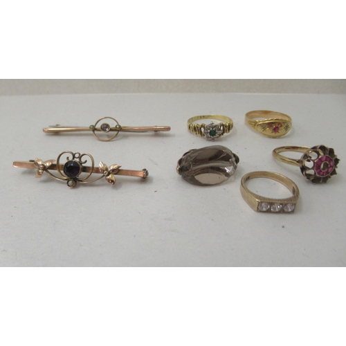 301 - Jewellery: to include a 9ct gold ring with provision for stones 