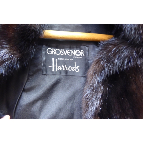 178 - Ladies fur fashion accessories: to include a (possibly) coney jacket by Grosvenor of Canada for Harr... 