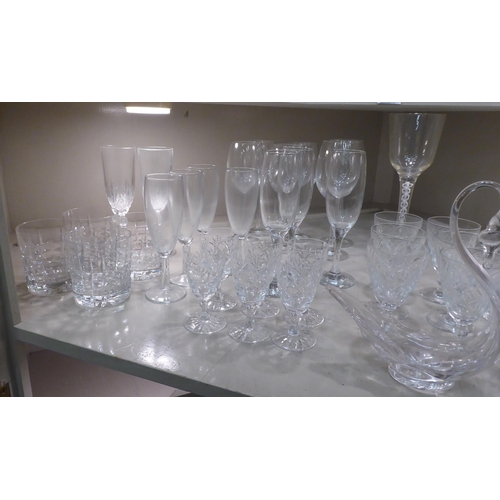 208 - Drinking glasses: to include pedestal wines and tumblers 