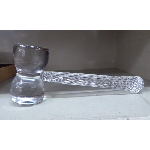 325 - A Val St Lambert clear crystal gavel with a moulded twist handle  9