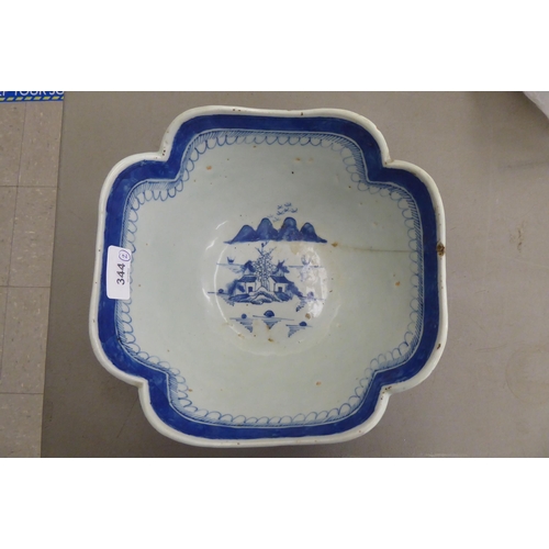 344 - An 18thC Chinese porcelain shallow dish  10