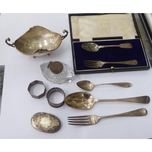 368 - Silver and white metal collectables: to include a salt cellar  stamped 830