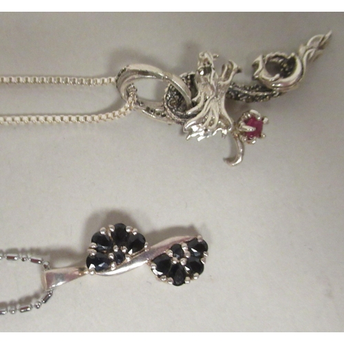 40 - Silver and white metal jewellery: to include a necklace and a pendant