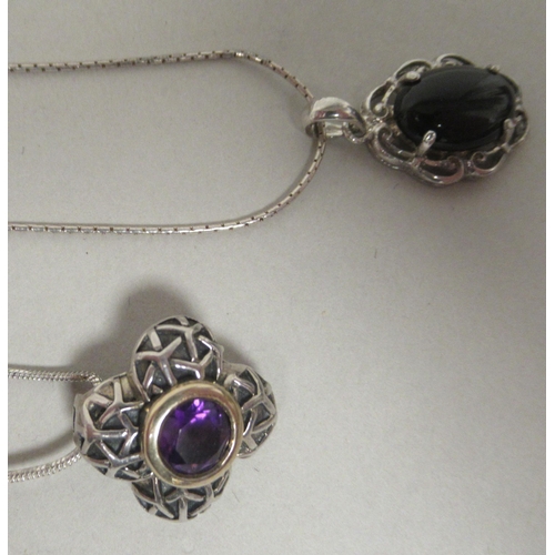 40 - Silver and white metal jewellery: to include a necklace and a pendant