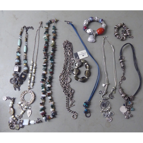 44 - Ethnic and other costume jewellery: to include bracelets and necklaces