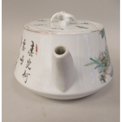 114 - A late 19th/early 20thC Chinese porcelain circular teapot with a short, angled spout, loop handle an... 