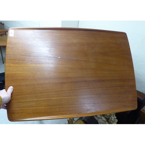 15 - Small vintage furniture, viz. a France and Son teak two tier occasional table, raised on turned, tap... 