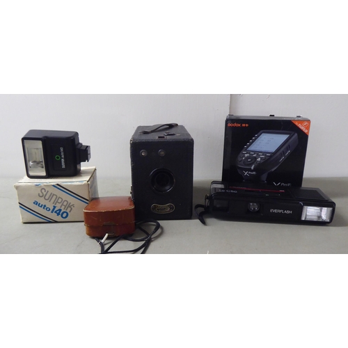 19 - Photographic equipment, mainly cameras: to include a Finepix S7000; a Manimex 35FX; and an Amol Niko... 