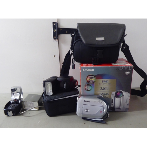 19 - Photographic equipment, mainly cameras: to include a Finepix S7000; a Manimex 35FX; and an Amol Niko... 
