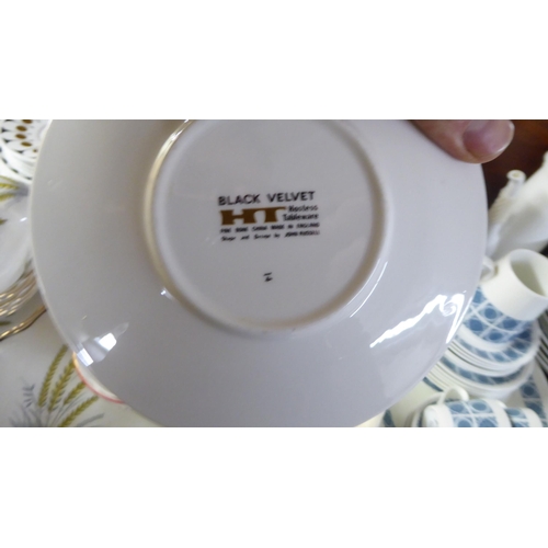42 - 1970s/1980s china tableware: to include Crown Devon Stockholm pattern Royal Tuscan Charade pattern a... 