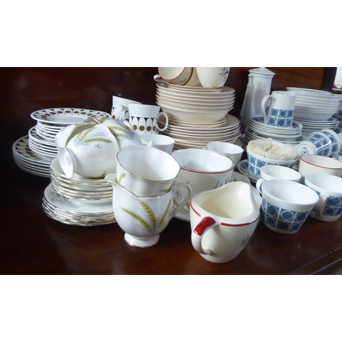 42 - 1970s/1980s china tableware: to include Crown Devon Stockholm pattern Royal Tuscan Charade pattern a... 