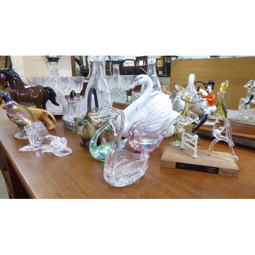 43 - Ceramics and glassware: to include a Lladro porcelain model swan&nbsp; 6