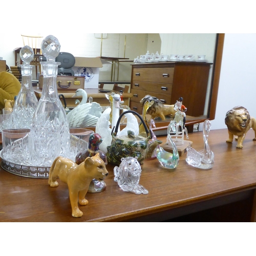 43 - Ceramics and glassware: to include a Lladro porcelain model swan&nbsp; 6