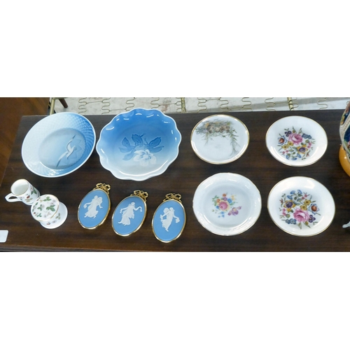44 - Ceramics: to include two B&G porcelain shallow dishes&nbsp; 5