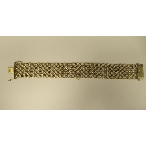 179 - A 9ct gold chainmail style bracelet