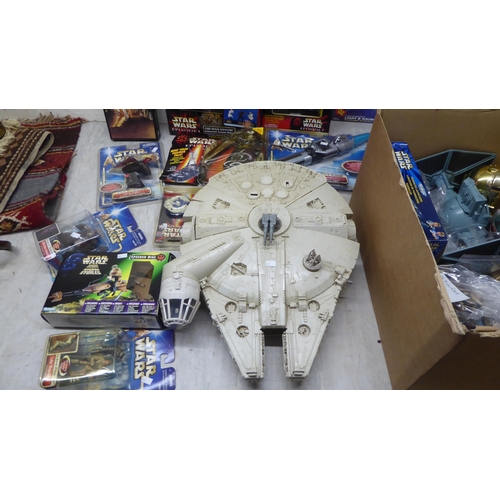 207 - Star Wars related collectables: to include aircraft; and a Destroyer Droid  boxed