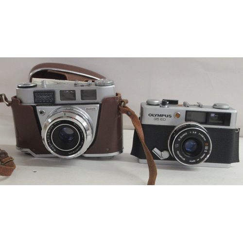 219 - Photographic equipment: to include a Kodak Retinette ZA camera