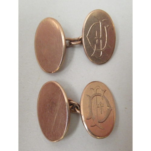 234 - A pair of 9ct gold tablet design cufflinks