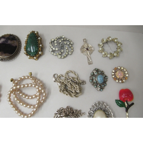 240 - Jewellery and watches: to include a silver brooch, set with a blue stone