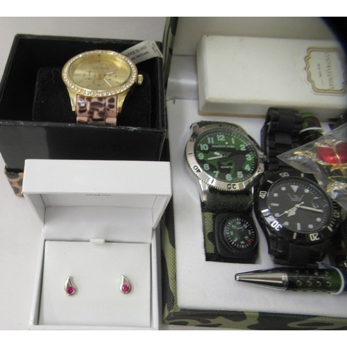 267 - Wristwatches and personal ornaments: to include a silver and gilt strapped Rotary wristwatch