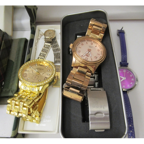 267 - Wristwatches and personal ornaments: to include a silver and gilt strapped Rotary wristwatch