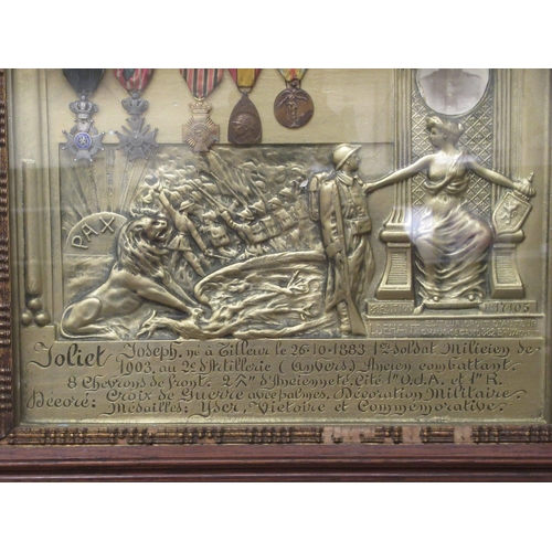 307 - A Belgian Great War Tableau Commemoratife, in painted plaster with an inscription  14