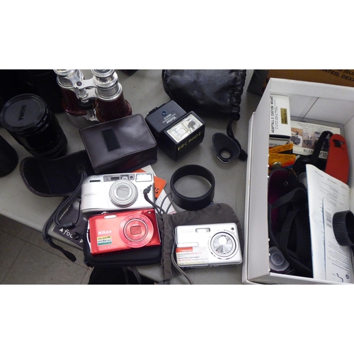 338 - Photographic equipment and accessories: to include binoculars; a Minolta XG-M body; and a Nikon Cool... 