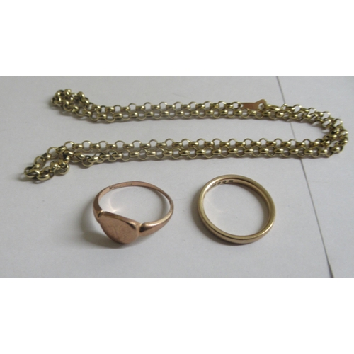 34 - Three items of 9ct gold jewellery: to include a wedding ring 