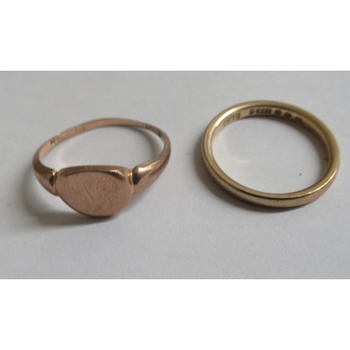 34 - Three items of 9ct gold jewellery: to include a wedding ring 