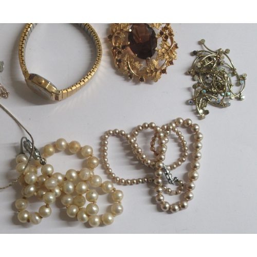 35 - Costume jewellery and ladies wristwatches: to include gold plated necklaces, simulated pearls and po... 