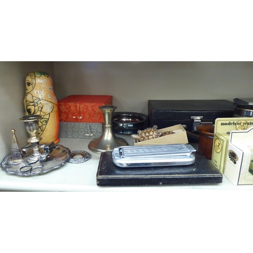 370 - Mixed collectables: to include pewter tankards; two diecast model vehicles; and a vanity box