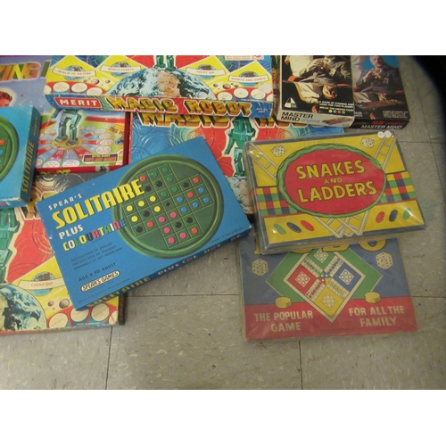 359 - Board and other indoor games: to include Ludo; Solitaire; Magic Robot; and Mastermind  (Completeness... 