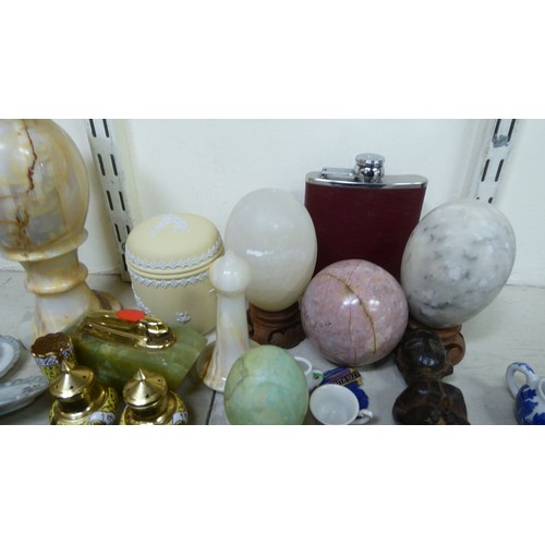 177 - Mixed collectables: to include Chinese hardstone eggs; a hip flask; two Parker pens; and miniature c... 