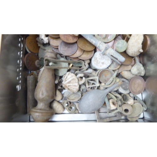 368 - Uncollated coins and metal detector finds: to include a bell and metal fragments