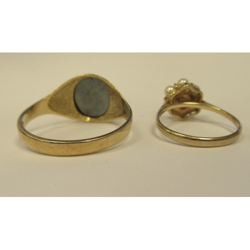 14 - Two 9ct gold rings: to include one set with cultured pearls