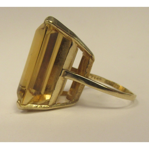 15 - A 9ct ring, set with citrine