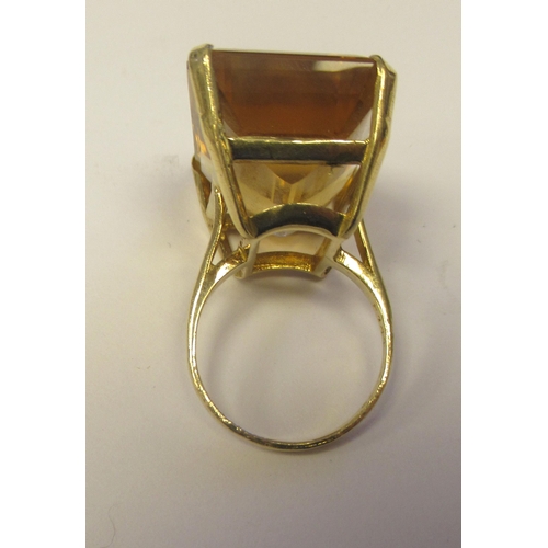 15 - A 9ct ring, set with citrine