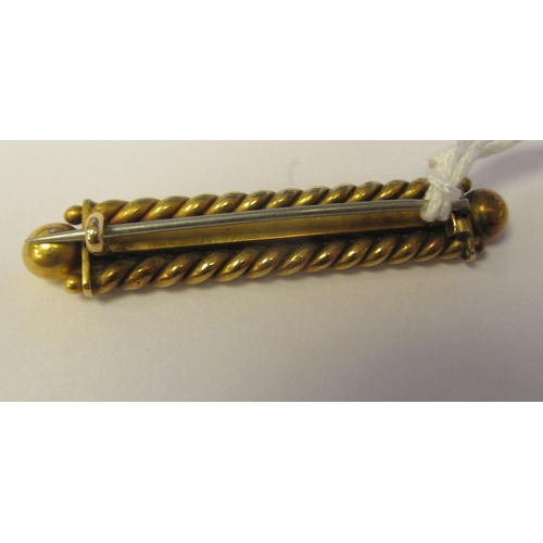 7 - A late Victorian 15ct gold ropetwist design bar brooch