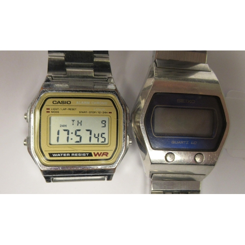 92 - Two vintage digital stainless steel cased bracelet watches, viz. a Seiko Quartz LC and a Casio WR