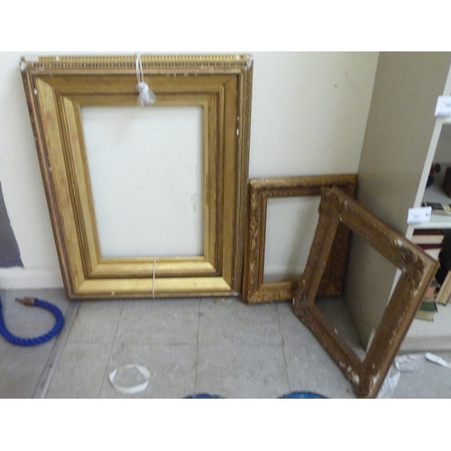 117 - Three late 19th/early 20thC moulded gilt frames  largest 28