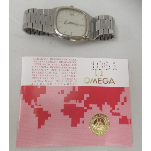 124 - An Omega Seamaster stainless steel cased wristwatch, the quartz movement with sweeping seconds, face... 