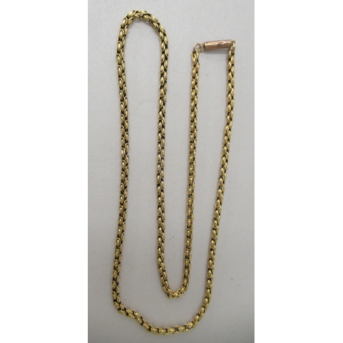 223 - A 9ct gold fancy link neckchain, on a bayonet clasp