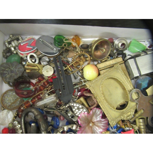 319 - Small curios, clock components and items of personal ornament: to include a rolled gold mourning loc... 