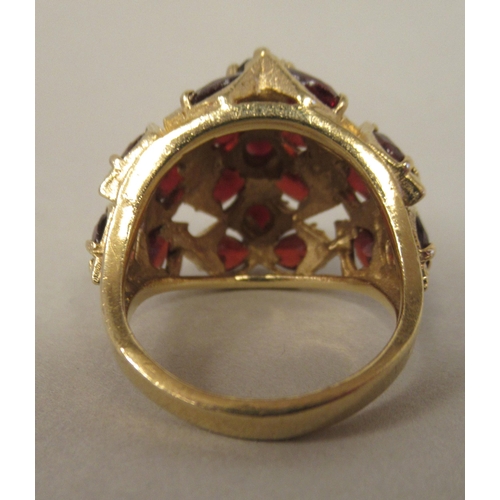 52 - A 14ct gold garnet set ring