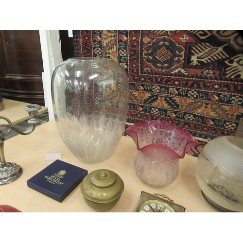 164 - A mixed lot: to include a late 19thC Art Nouveau, clear and cranberry glass oil lamp shade  7