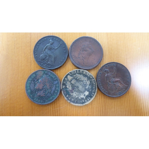 1 - Uncollated coins: to include George IV examples; a George III crown  1820; and an early Victorian cr... 