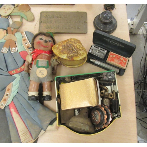 225 - 20thC collectables: to include a circa 1950s, possibly Steiff, Mecki toy  6