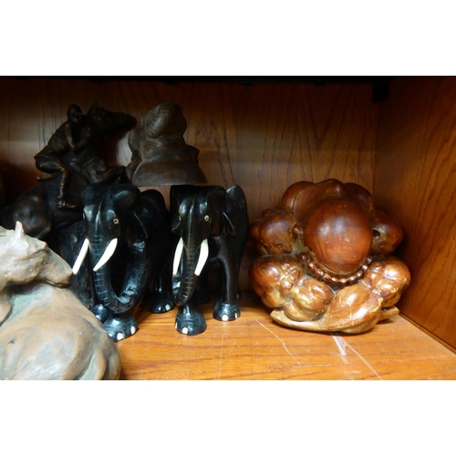 263 - Carved and turned wooden collectables: to include a fruit bowl  10